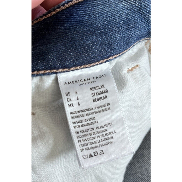 American Eagle Women's Relaxed Mom Jeans Size 6 Chewed Hem Distressed - Picture 7 of 7